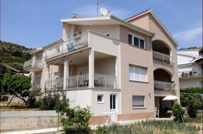 Apartmant Milan โตรกีร์ ภายนอก รูปภาพ